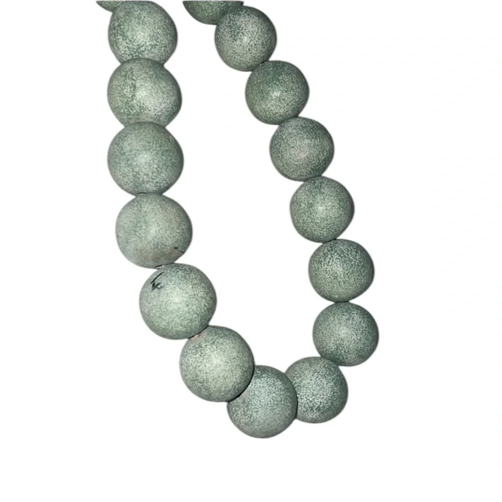 Elegant Mint Green Decorative Bead Garland